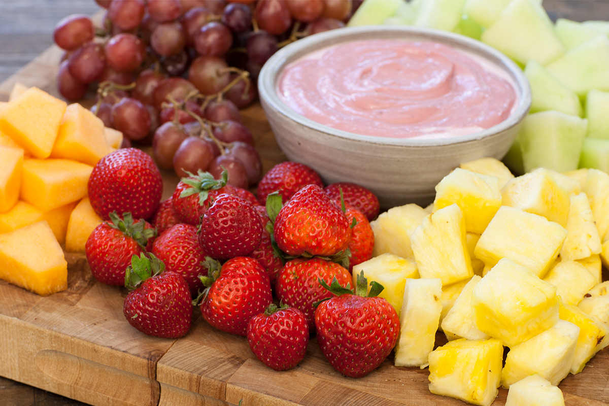 https://catering.mcalistersdeli.com/usercontent/product_sub_img/48Fresh-Fruit-Tray_1200X8001.jpg